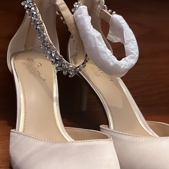 JEWEL BADGLEY MISCHKA Raleigh Pump - Picture 7 of 9